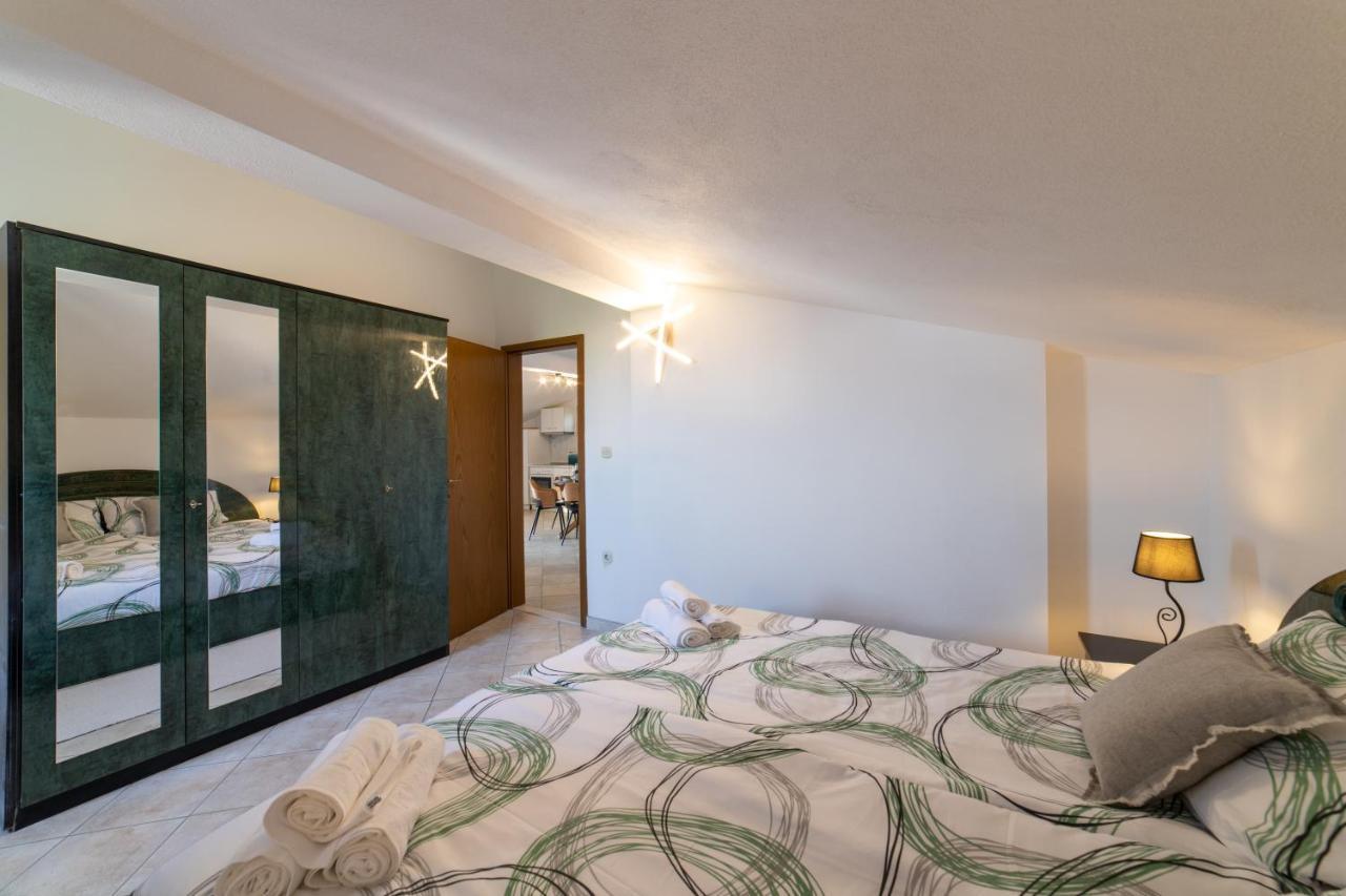 Villa Mira Трогир Екстериор снимка