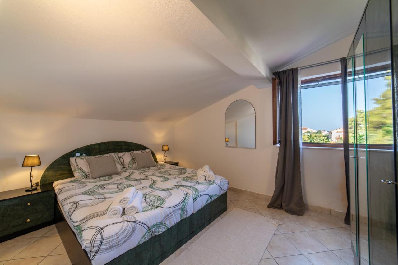 Villa Mira Трогир Екстериор снимка
