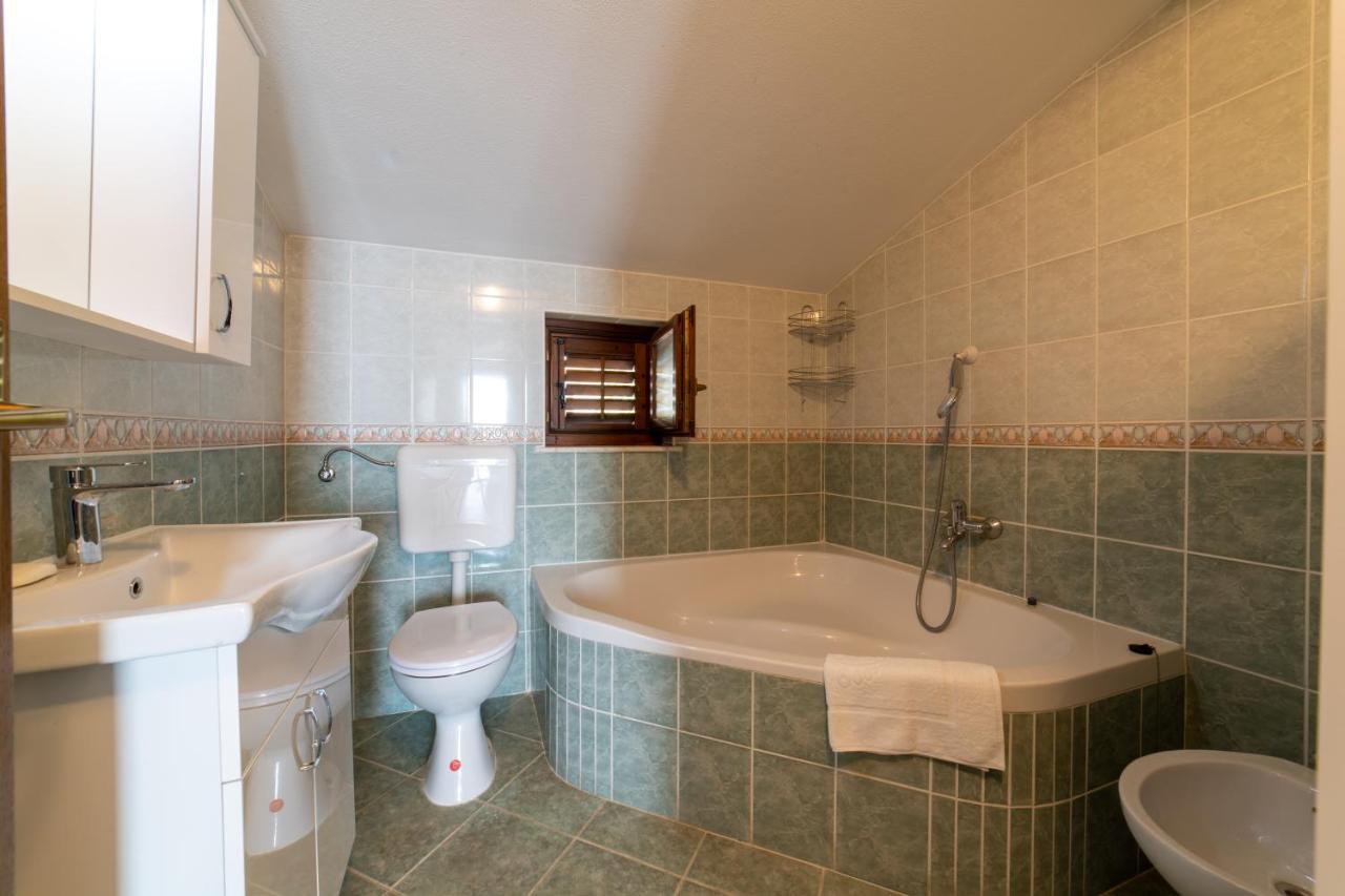 Villa Mira Трогир Екстериор снимка