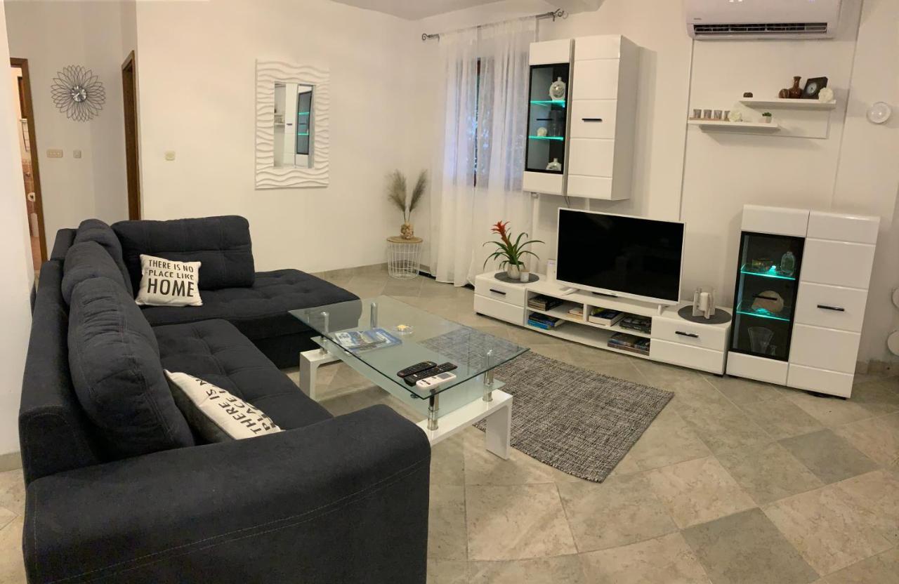 Villa Mira Трогир Екстериор снимка