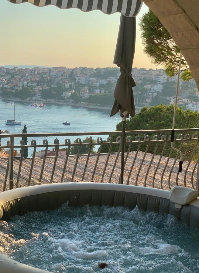 Villa Mira Трогир Екстериор снимка
